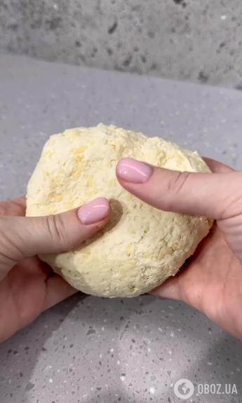 Елементарні сирні булочки, які завжди виходять пухкими: можна їсти замість хліба 