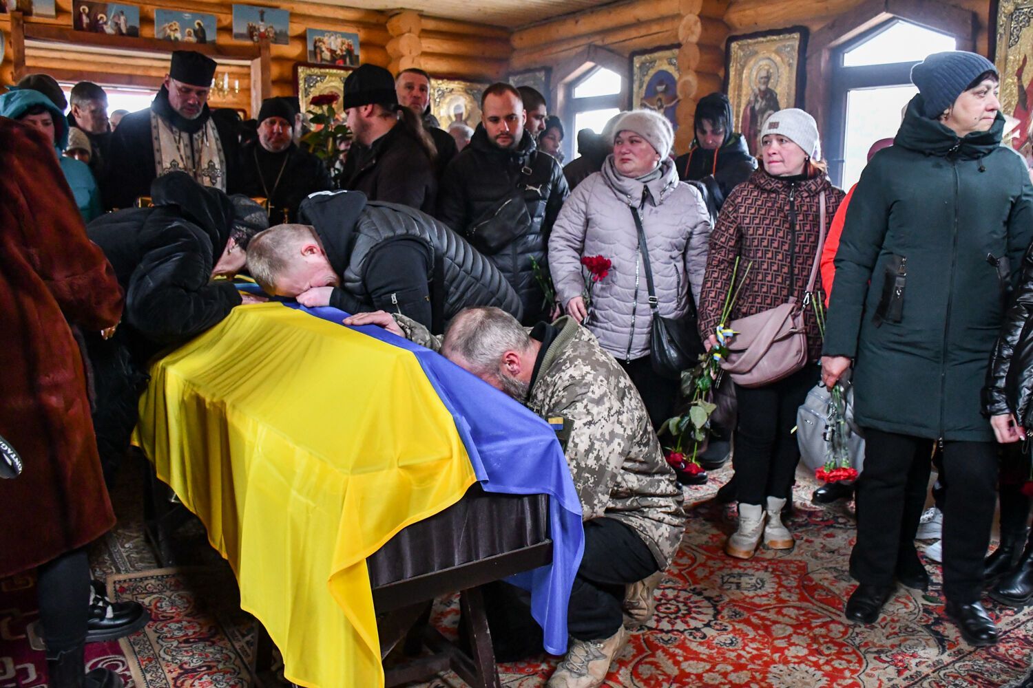 "Отдал за мирное небо над Украиной свою жизнь": на Днепропетровщине попрощались с воином, погибшим в Донецкой области. Фото