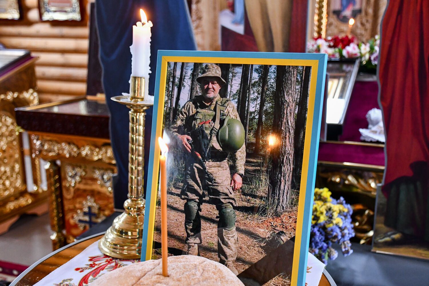 "Отдал за мирное небо над Украиной свою жизнь": на Днепропетровщине попрощались с воином, погибшим в Донецкой области. Фото