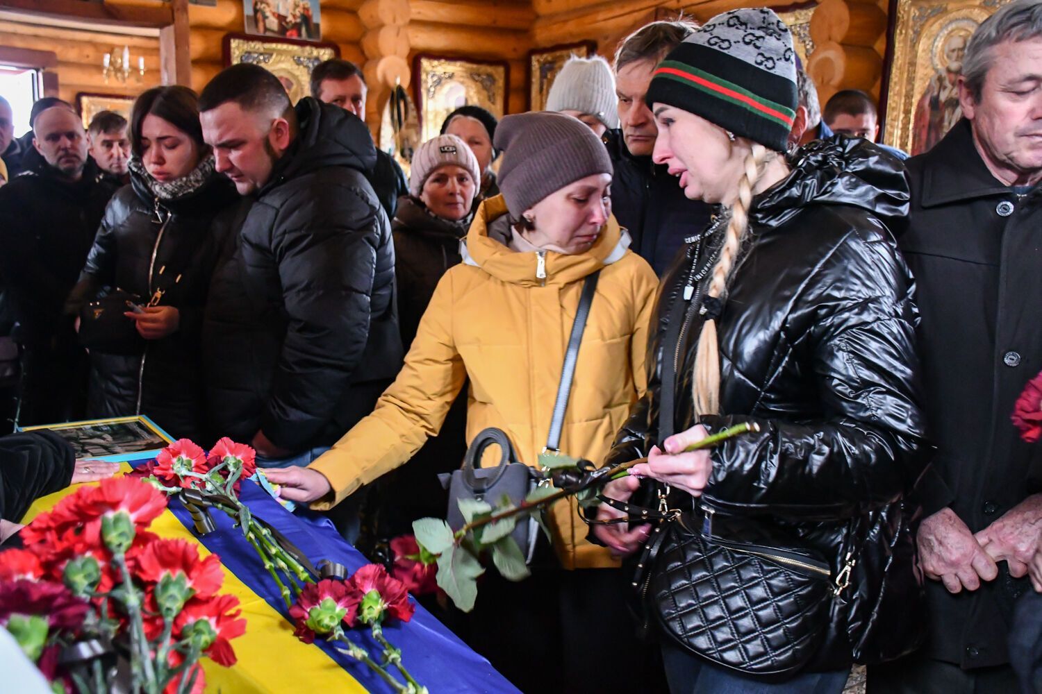 "Отдал за мирное небо над Украиной свою жизнь": на Днепропетровщине попрощались с воином, погибшим в Донецкой области. Фото