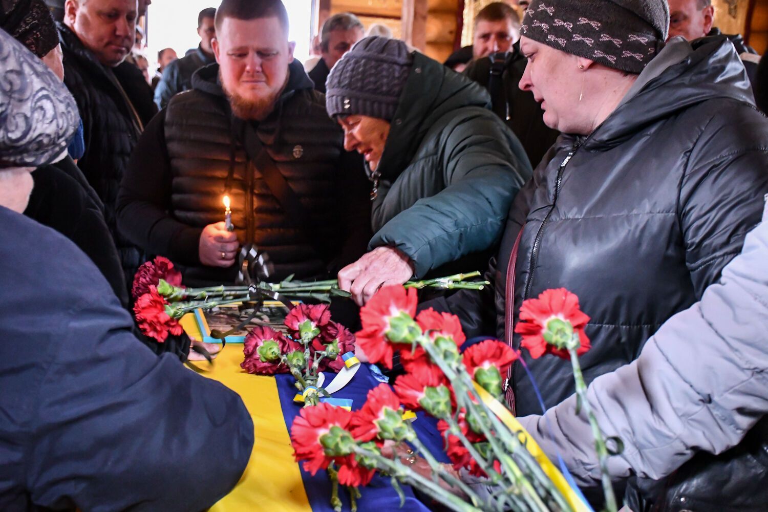 "Отдал за мирное небо над Украиной свою жизнь": на Днепропетровщине попрощались с воином, погибшим в Донецкой области. Фото