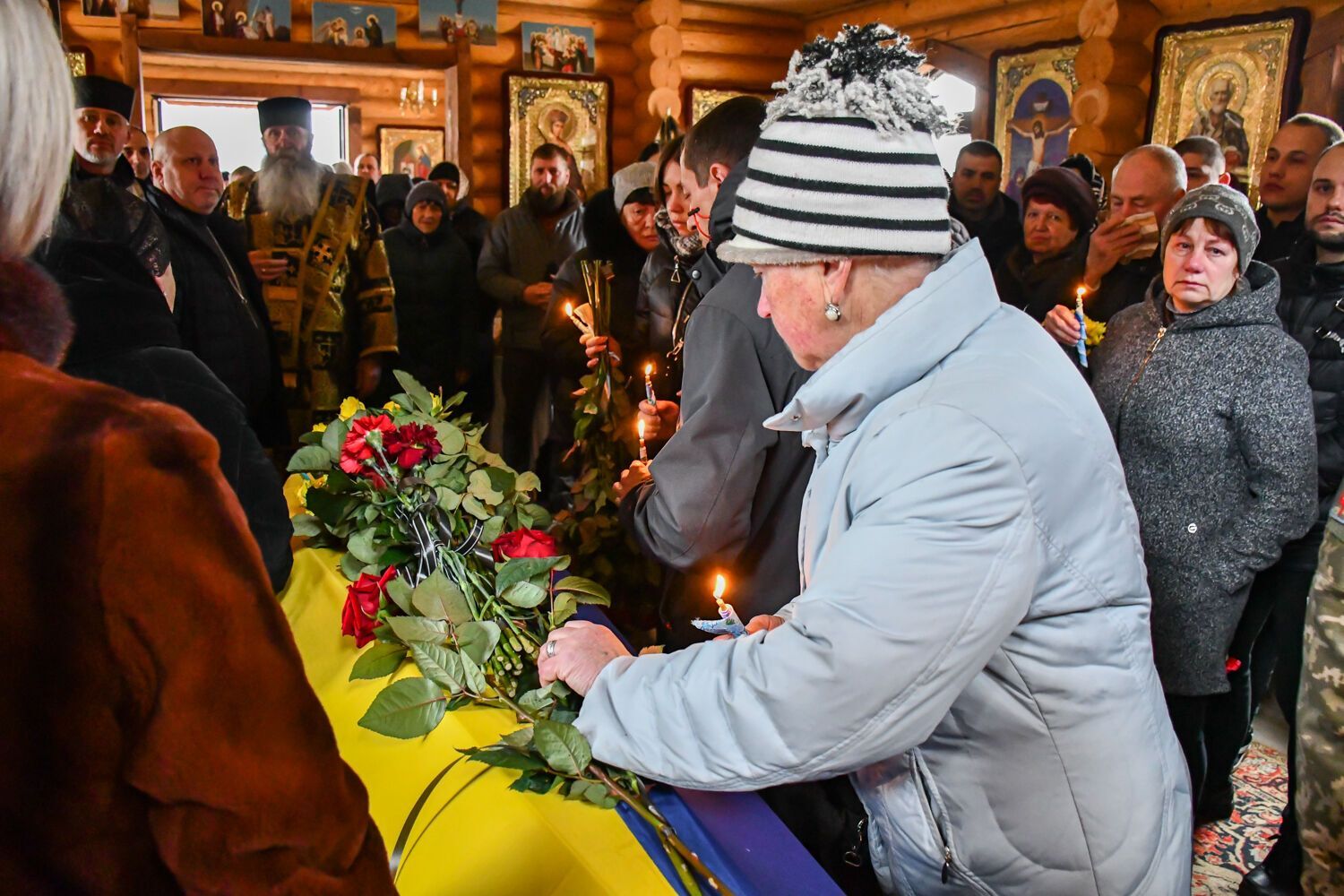 "Отдал за мирное небо над Украиной свою жизнь": на Днепропетровщине попрощались с воином, погибшим в Донецкой области. Фото