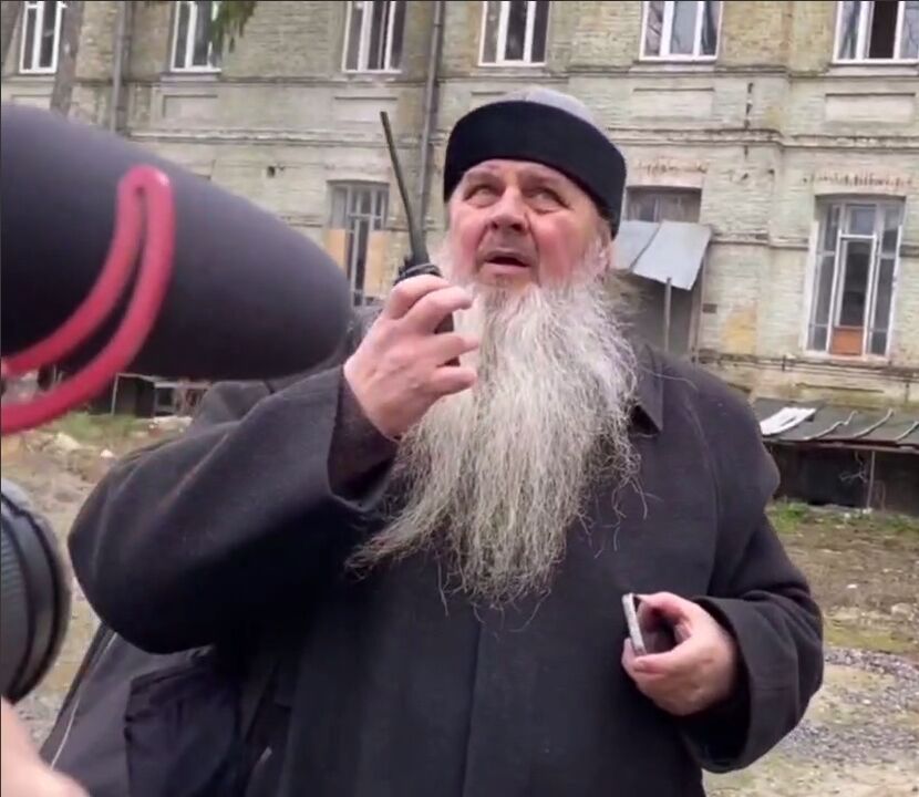 В Киево-Печерской лавре монахи УПЦ МП снова блокируют работу комиссии и не признают решение суда. Видео
