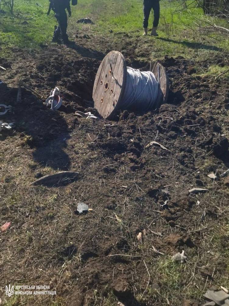 В Херсонской области на мине подорвались энергетики: двое погибли, один ранен. Фото