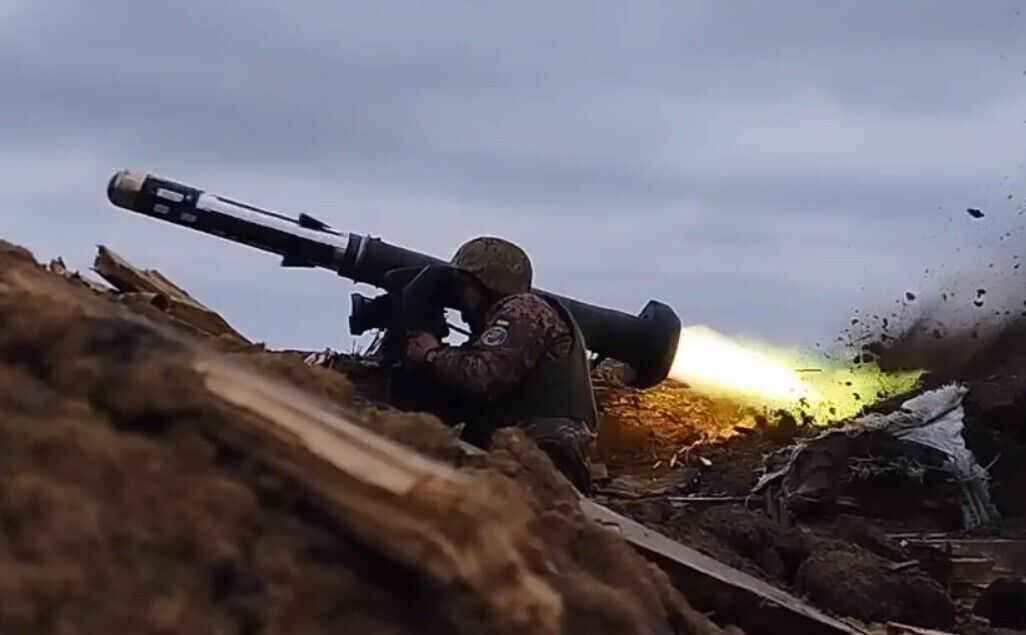 "Отрыв башни гарантирован": украинские бойцы показали, как уничтожают вражескую бронетехнику на Донеччине. Видео