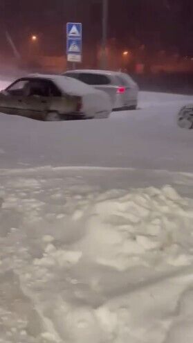 Карма наздогнала: на трасах Ростовської області снігопад заблокував тисячі автівок. Фото і відео