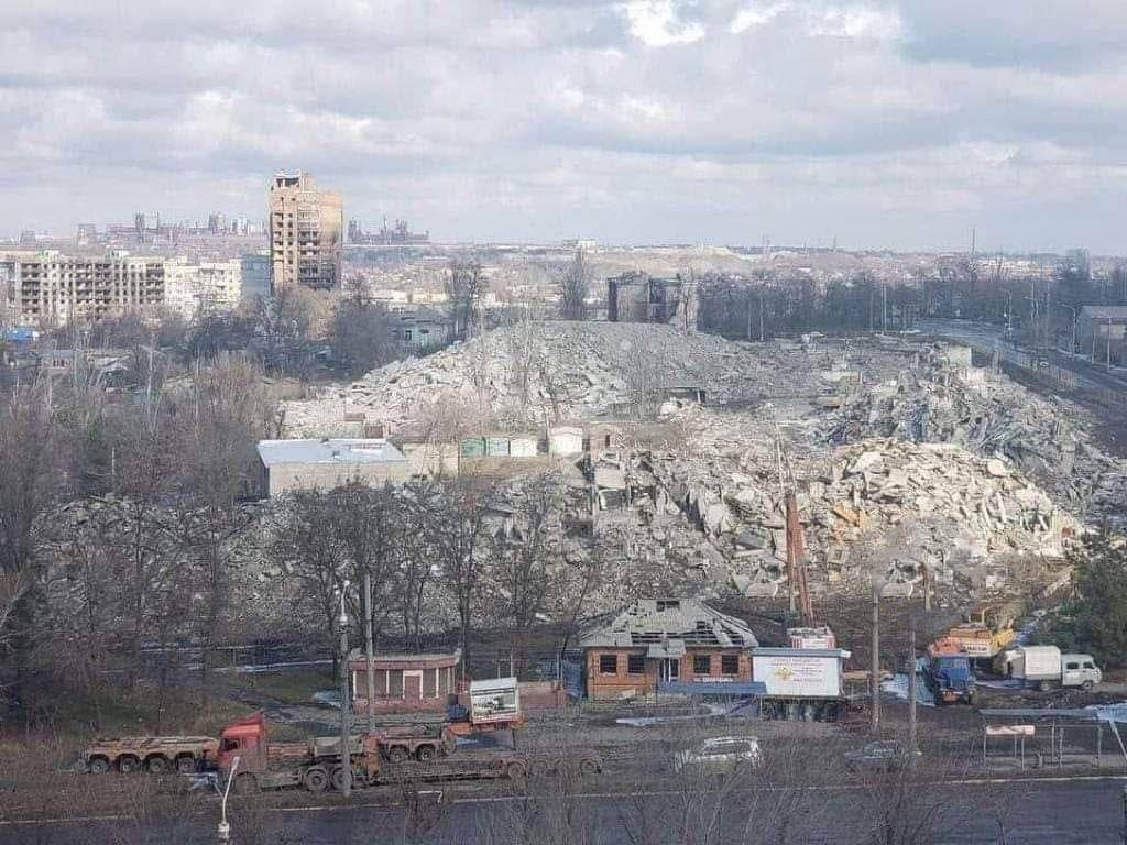 У мережі показали ''мертвий квартал'' Маріуполя: від будинків лишилося лише каміння. Фото