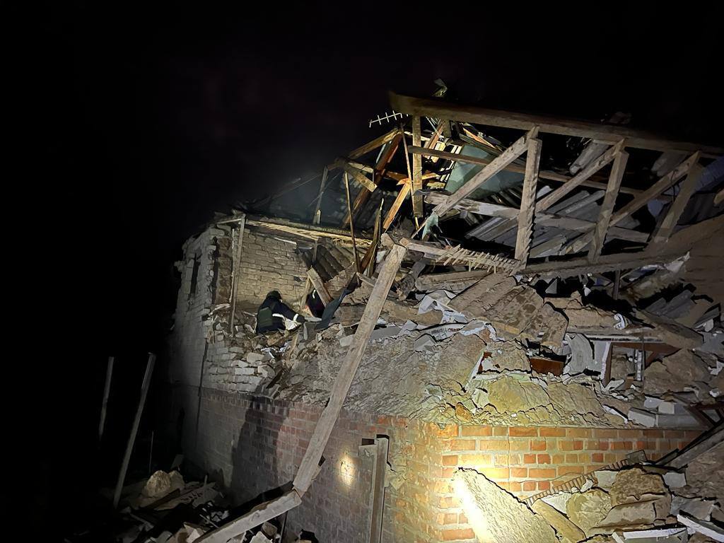 Войска РФ ударили по жилым домам и железнодорожному вокзалу в Купянске: есть жертва. Фото