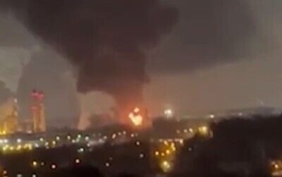 Під Москвою спалахнула масштабна пожежа на коксогазовому заводі: стався вибух, вогонь охопив один з цехів. Фото і відео 
