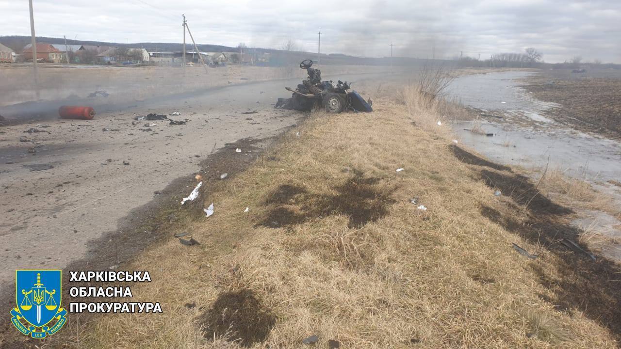 Чоловік і жінка загинули на місці: окупанти обстріляли Харківщину, ворожий снаряд поцілив в авто мирних жителів. Фото