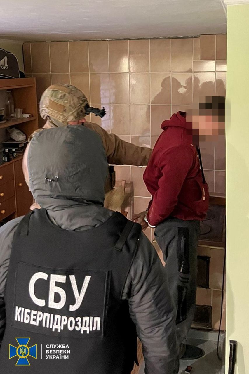 СБУ задержала в Одессе экс-боевика ''Спарты'', воевавшего против ВСУ в районе ДАП. Фото