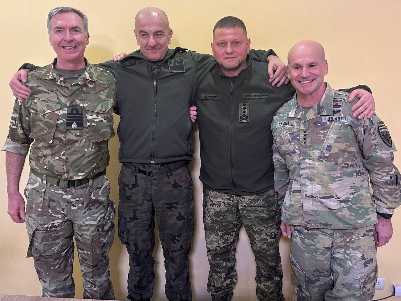Залужный встретился с четырьмя высокопоставленными военными Европы и США: говорили об обороне Бахмута и помощи Украине. Фото