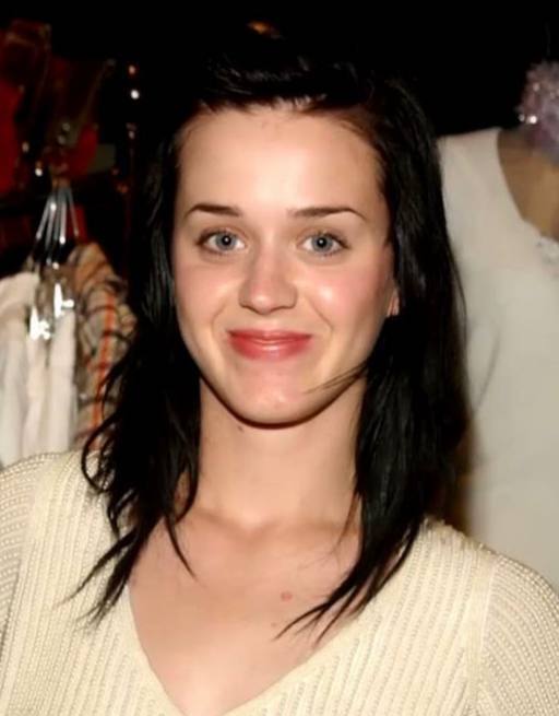 "Друзья получили переломы, но было весело": Кэти Перри вспомнила 21 день рождения и показала, как выглядела