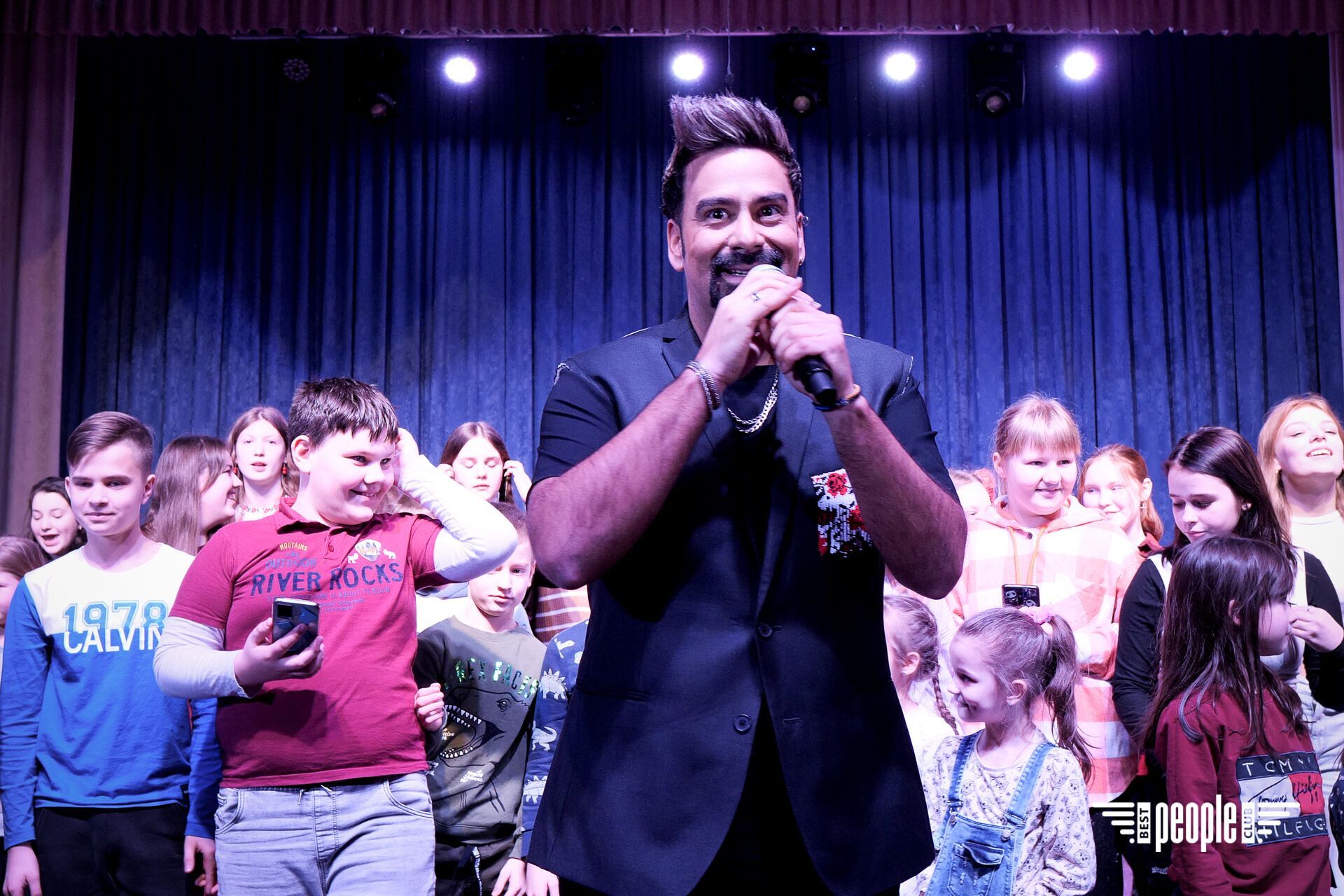 У Нових Петрівцях пройшов благодійний весняний концерт для дітей із багатодітних та малозабезпечених сімей