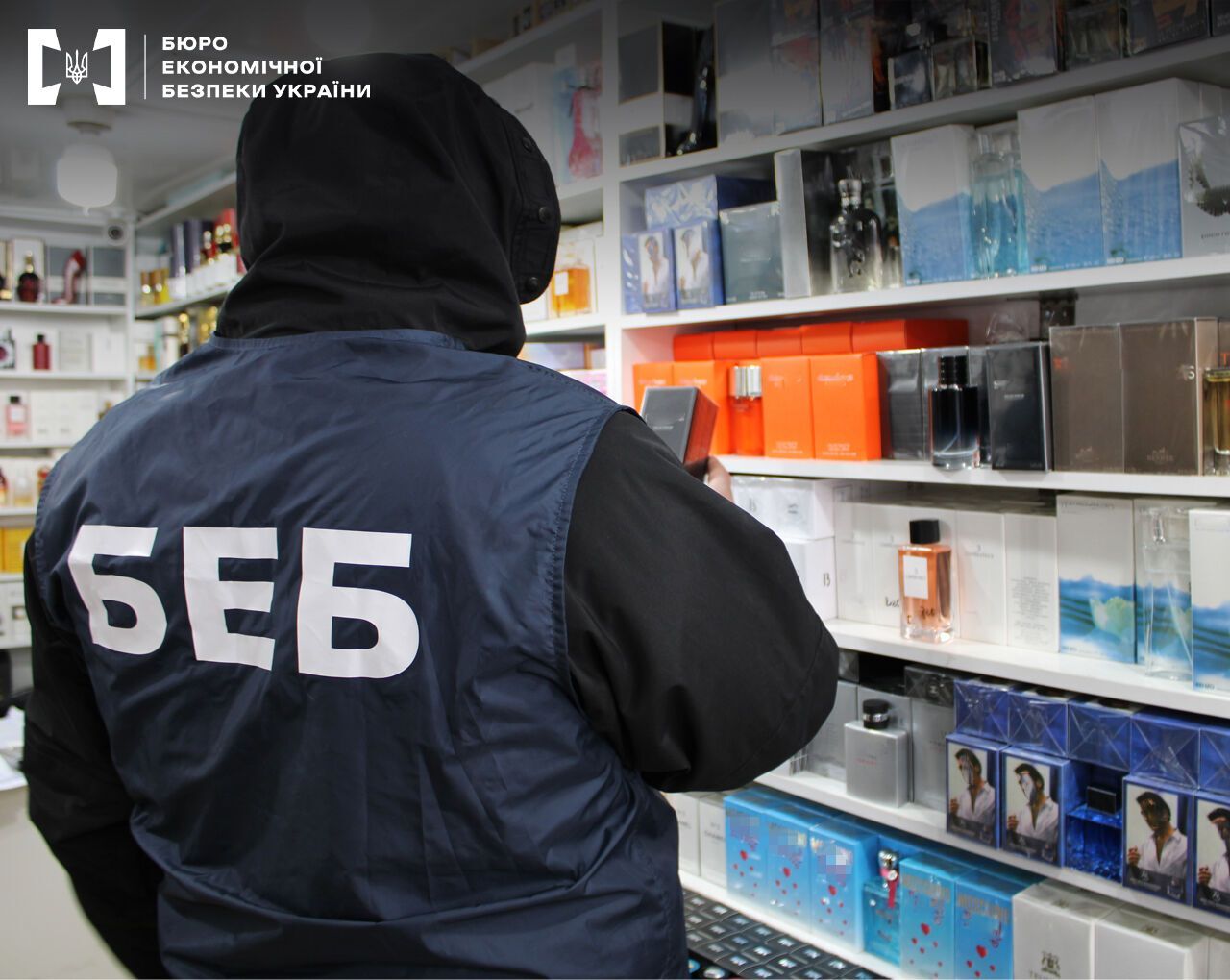 На Одещині викрито масштабне виробництво повного циклу контрафактної парфумерної продукції