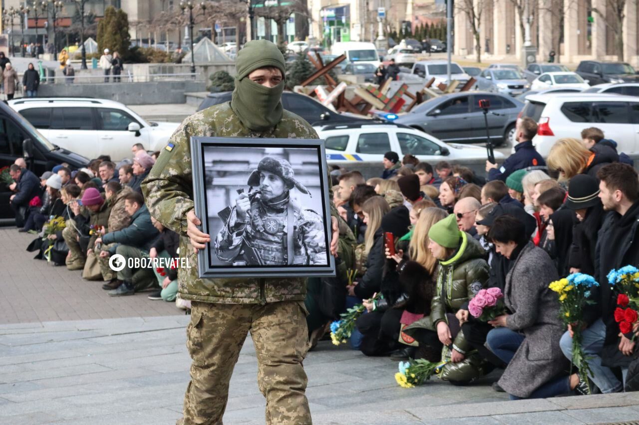 У Києві прощаються з героями-розвідниками ''Святошею'', ''Аполлоном'', ''Непейпивом'' та ''Тарасієм''. Фото і відео