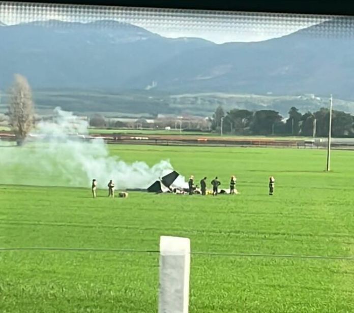 Біля Риму зіткнулися два літаки італійських ВПС: один упав у поле, другий у житловому кварталі. Відео