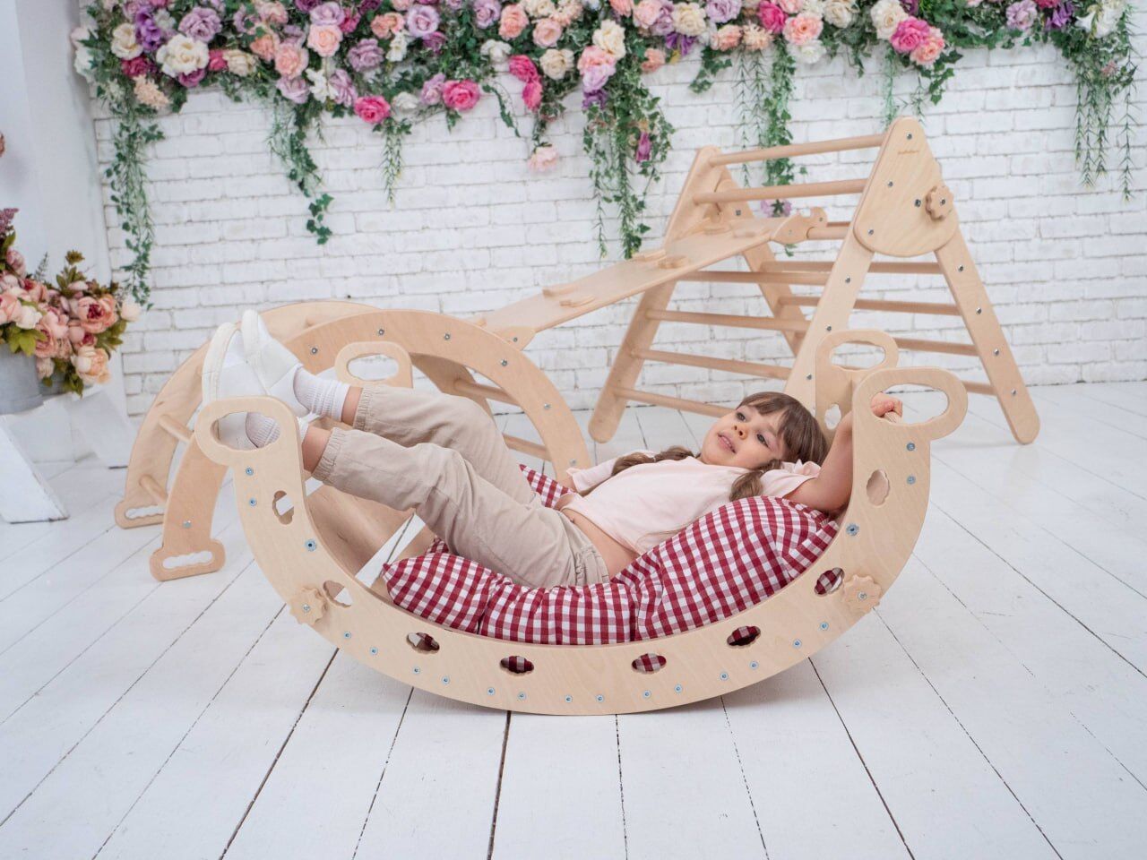 Украинец, отстроивший уничтоженную фирму в Ирпене, стал победителем премии "Предприниматель года 2023" от Payoneer