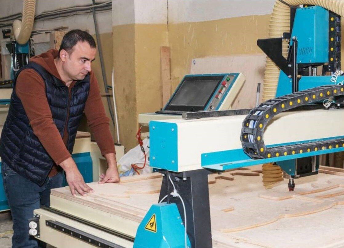 Украинец, отстроивший уничтоженную фирму в Ирпене, стал победителем премии "Предприниматель года 2023" от Payoneer