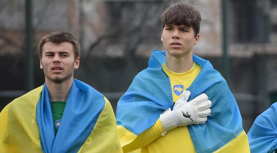 Український воротар забив гол "рибкою" на останніх секундах та врятував команду від поразки. Відео