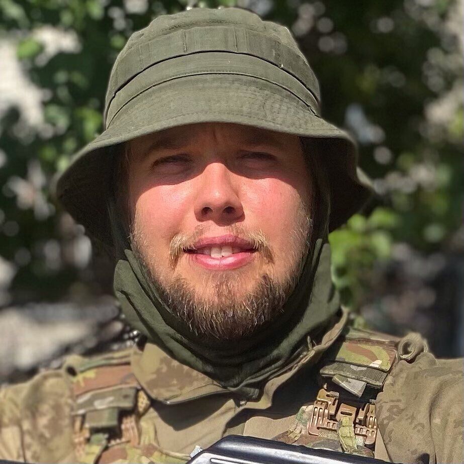 "Йдуть найкращі": на фронті загинув Артур Асадов, який рік стояв на захисті України. Фото 