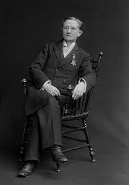 Это была настоящая "революция"! Когда брюки вошли в гардероб женщин и почему за их ношение бросали в тюрьму