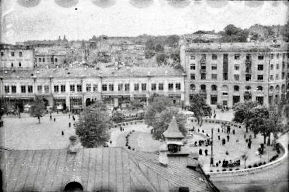 В сети опубликовали уникальную панораму Майдана Незалежности 1939 года, сделанную с редкого ракурса. Фото