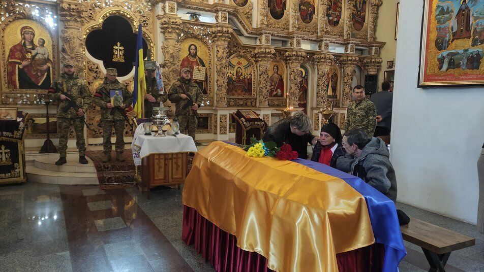 Був оператором розвідвідділення: у Полтаві попрощалися з 36-річним воїном, який загинув на Донеччині. Фото