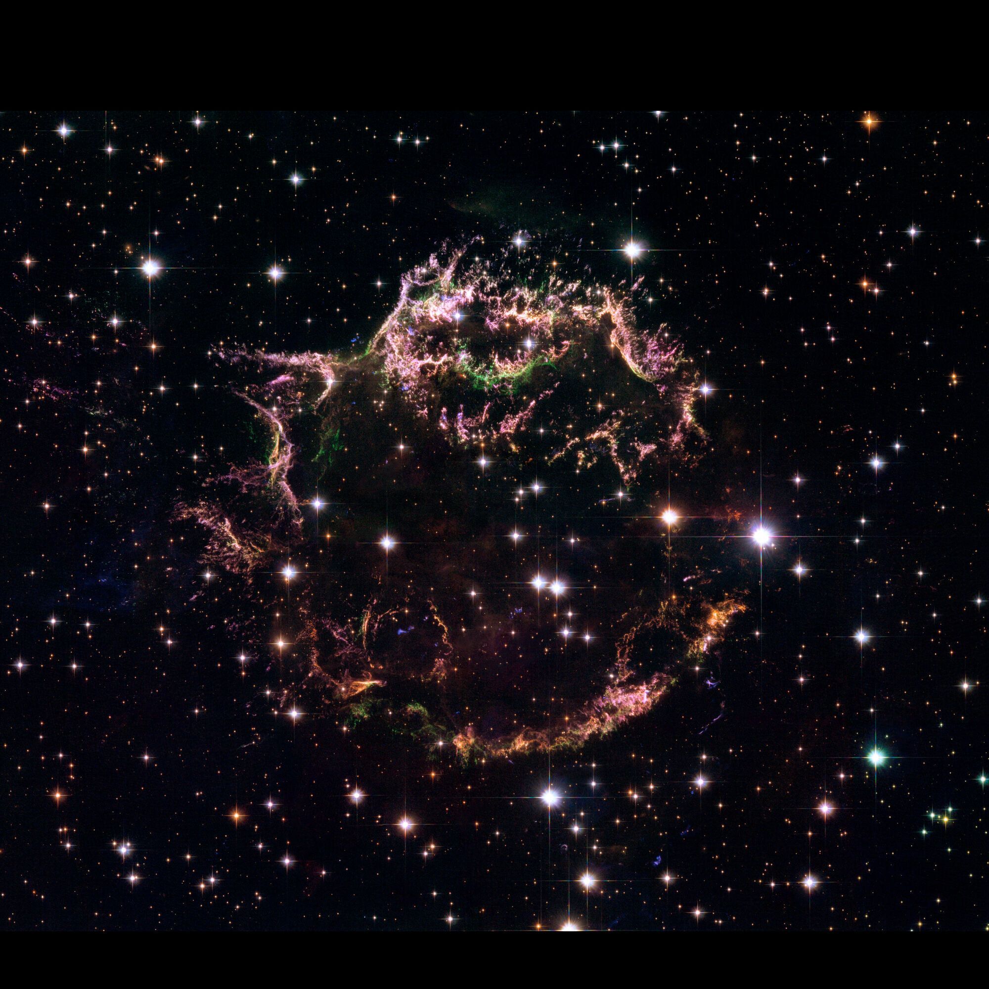 Сверхновая Кассиопея А телескоп Hubble 2004 года