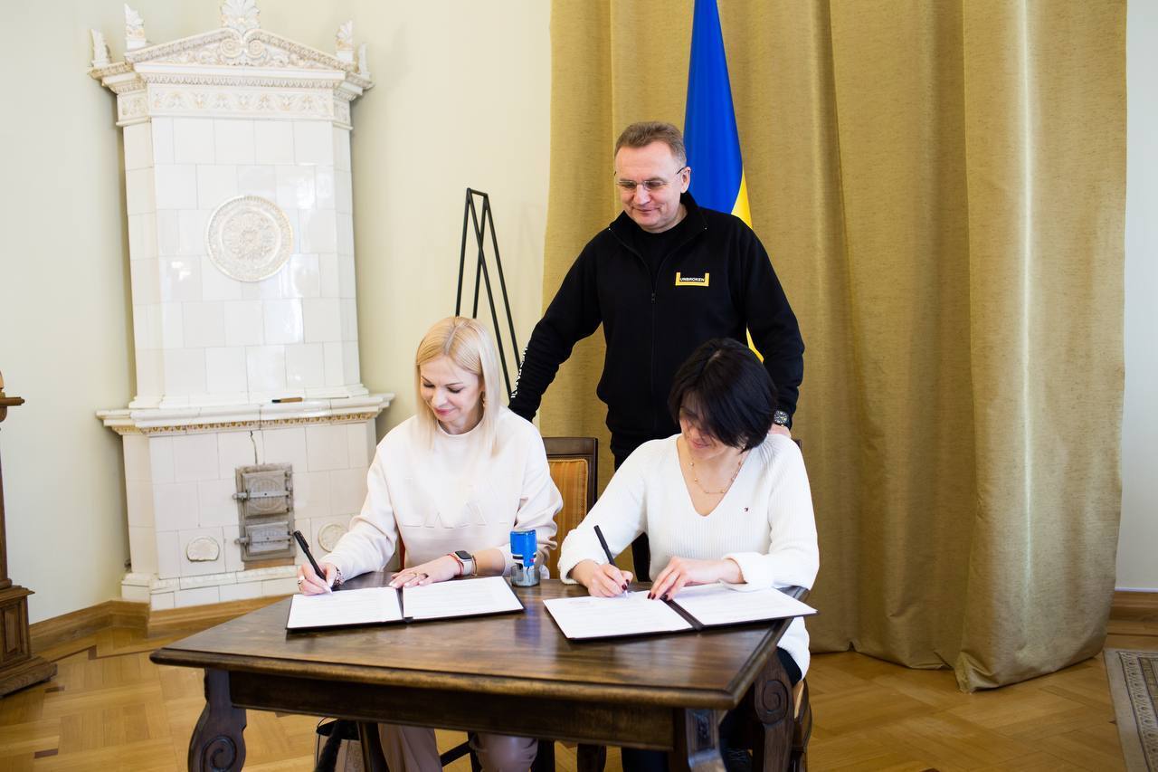 Львов подписал меморандум с ОО "Мечта детей Украины" о помощи семьям погибших Героев