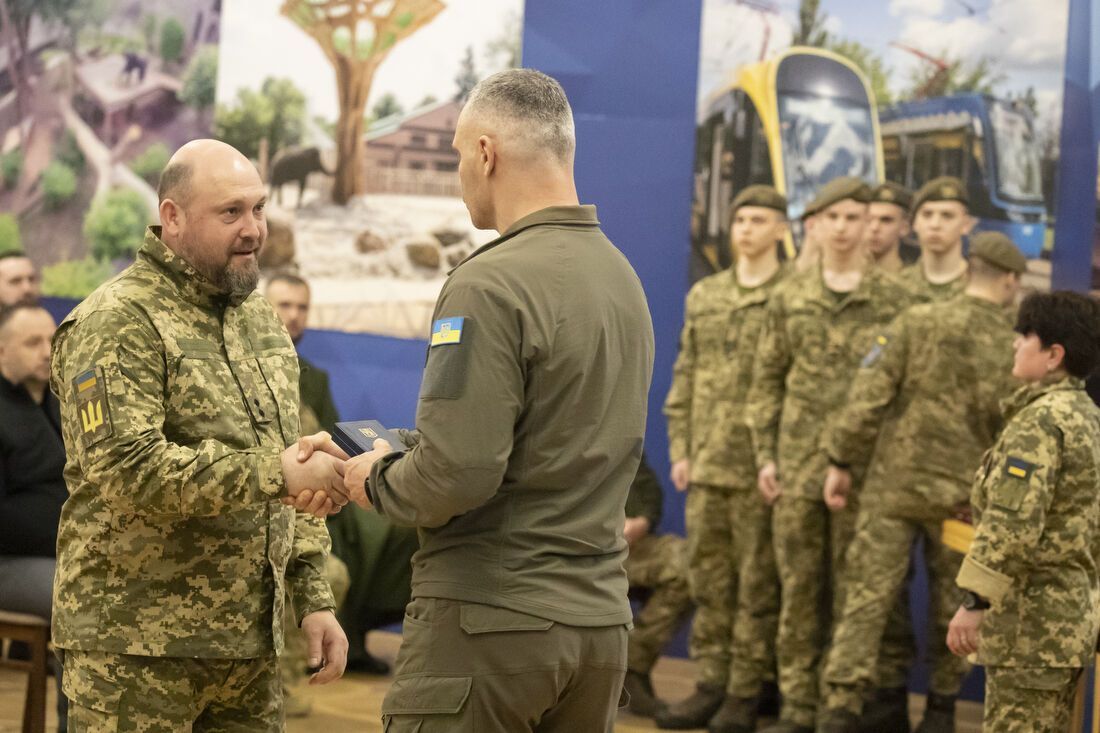 Військові 242-го батальйону сил Тероборони ЗСУ отримали нагороди від Кличка