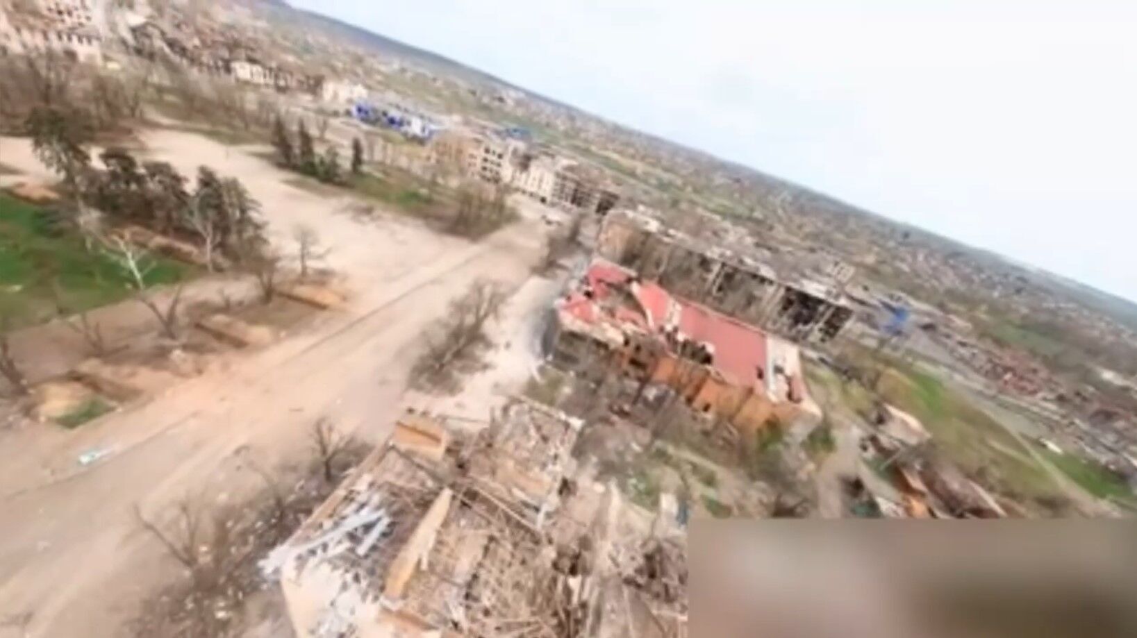 Город, где бурлила жизнь, стал пустошью: пропагандисты показали разрушенный Бахмут с высоты. Видео