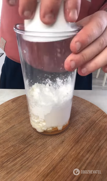 Элементарный чизкейк в чашке: готовится 15 минут
