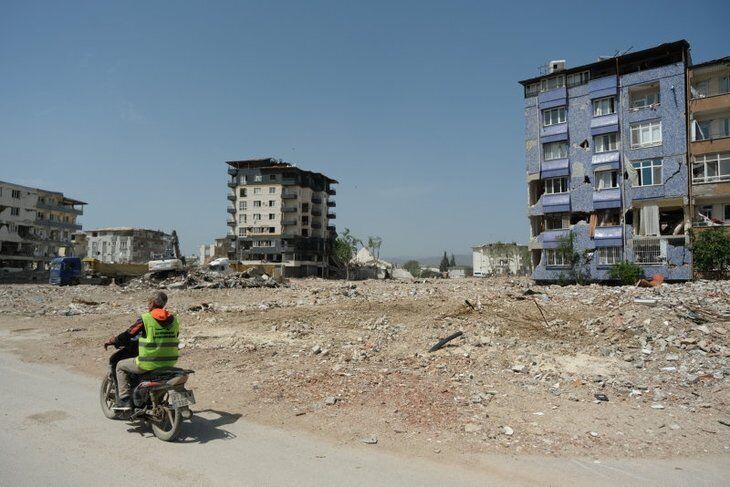 Пустые дома и редкие прохожие: как выглядит турецкая провинция Хатай, где два месяца назад произошло землетрясение. Фото и видео