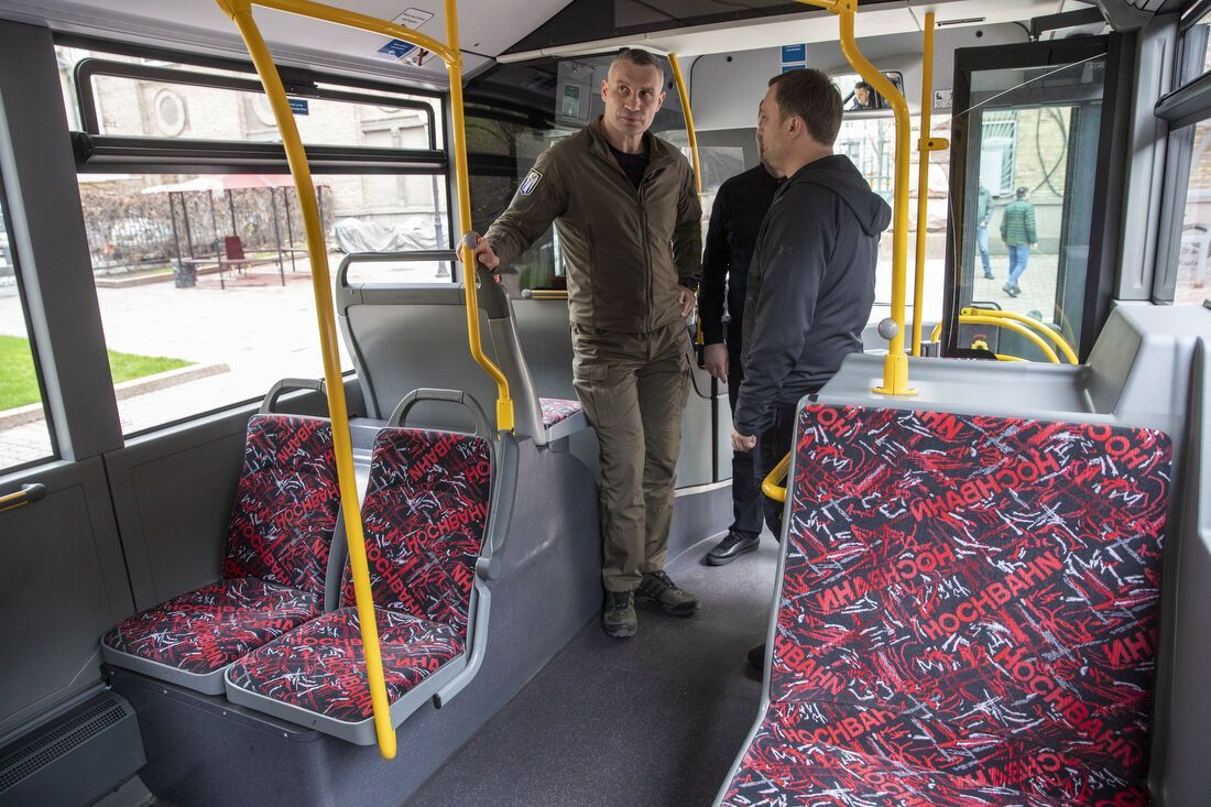 Киев получил еще четыре современных городских автобуса из Германии, – Кличко