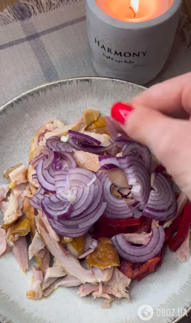 Какой простой салат приготовить на Пасху: с курицей и овощами