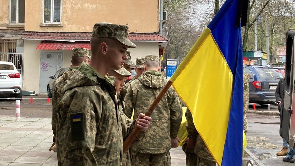 Мріяв побачити рідну Каховку вільною: в Одесі попрощалися із загиблим Героєм. Фото і відео