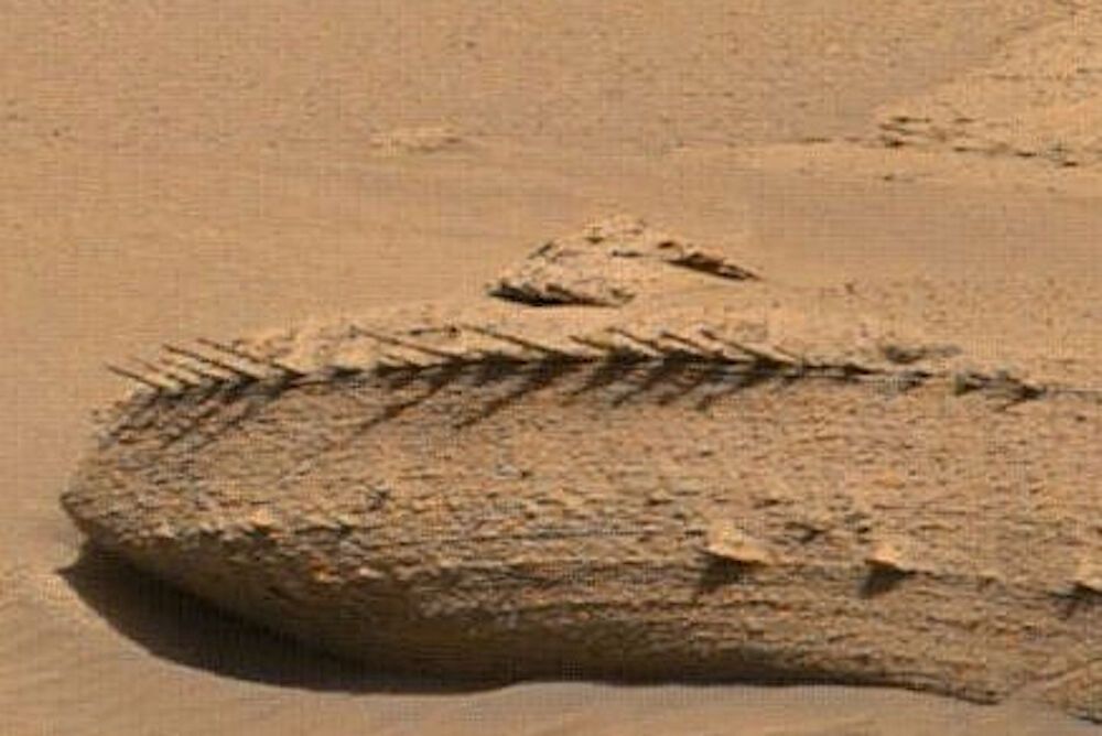 Дивний камінь на Марсі