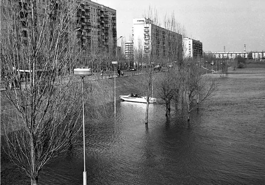 В сети показали, как во время наводнения затопило "Киевскую Венецию" в 1979 году. Архивные фото