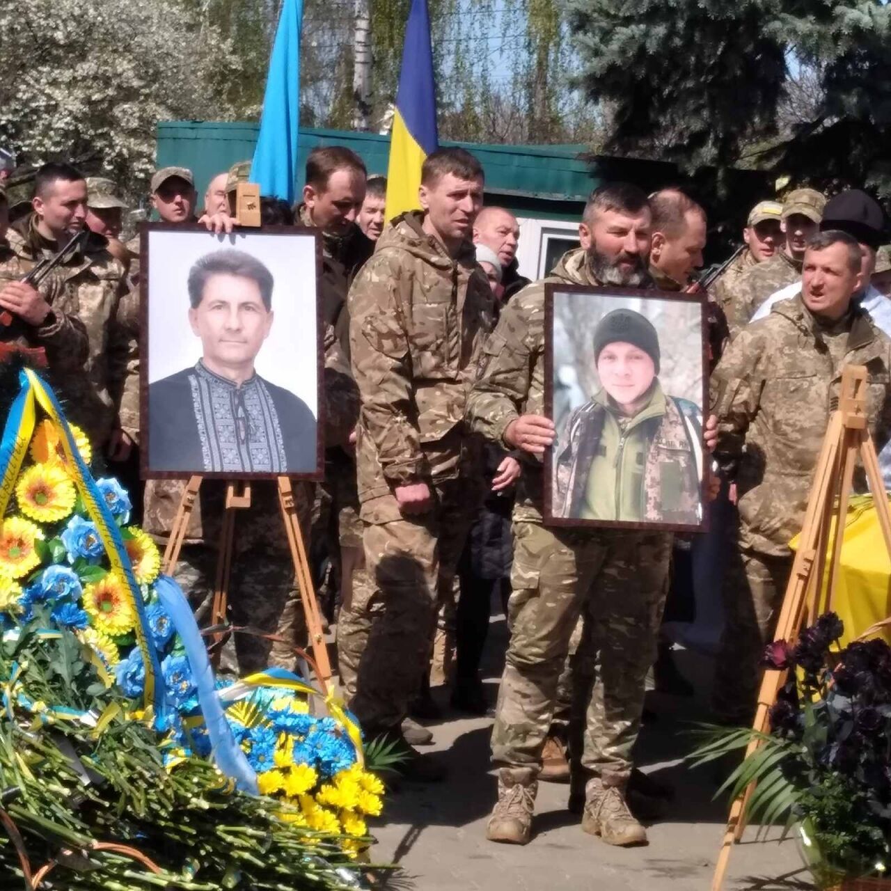 В Миргороде простились с двумя Героями-земляками, погибшими в один день в боях за Украину. Фото