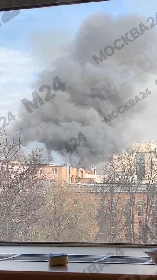 У Москві спалахнула потужна пожежа в районі ТЕЦ, піднявся стовп диму. Відео