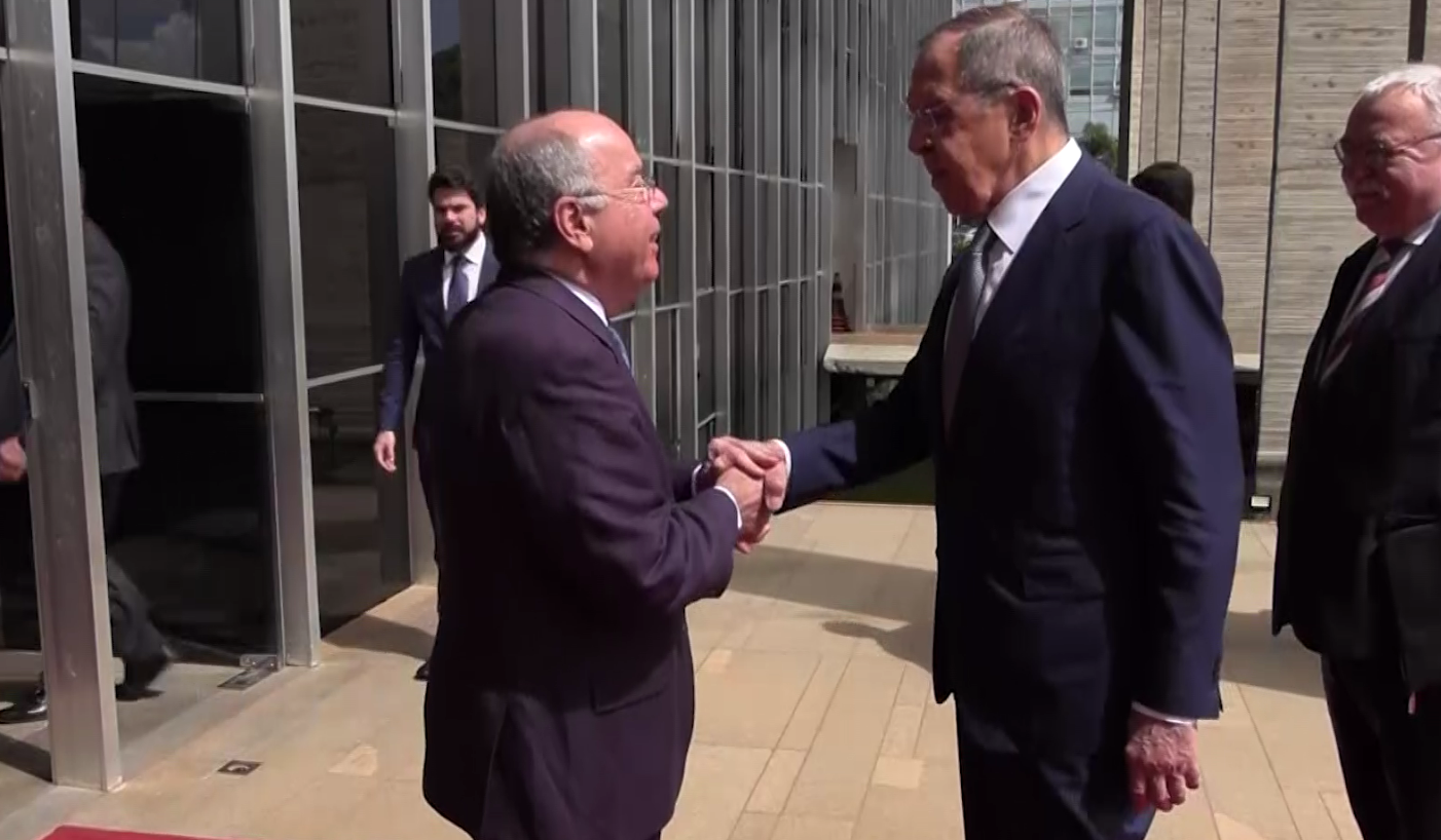 Лавров прилетел в Бразилию на встречу с президентом, прославившимся рядом "миротворческих" заявлений