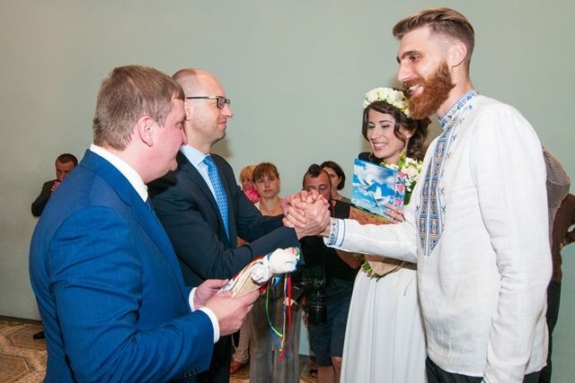 Павло Вишебаба розлучився з дружиною після 7 років шлюбу: що відомо про колишню воїна та чому їхнє весілля увійшло в історію України