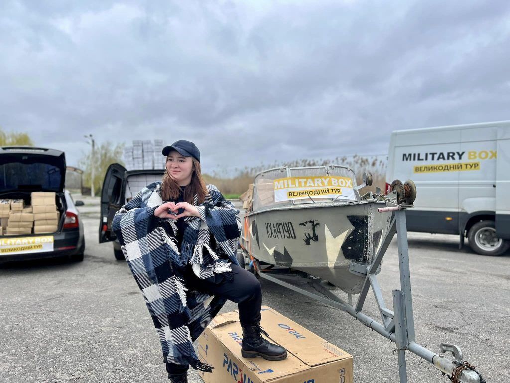 Десять бригад ЗСУ отримали святкові Military BOX та техніку від волонтерів "Солідарної молоді"