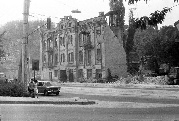 У мережі показали, який вигляд мала вулиця Глибочицька в Києві з будинками початку XX століття. Фото