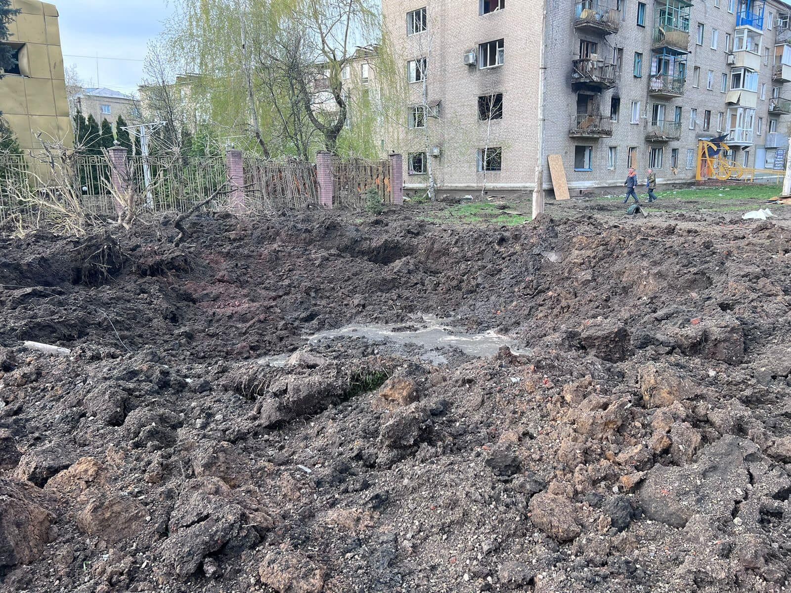 Оккупанты ударили по Славянску ракетами и дронами-камикадзе, есть прилеты. Фото