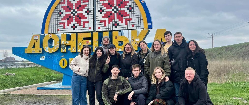 Десять бригад ЗСУ отримали святкові Military BOX та техніку від волонтерів "Солідарної молоді"