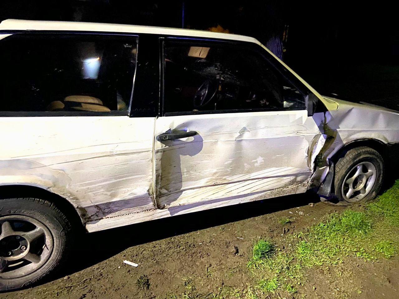 На Київщині п’яний водій на зустрічній смузі протаранив авто та збив жінку з двома дітьми. Фото