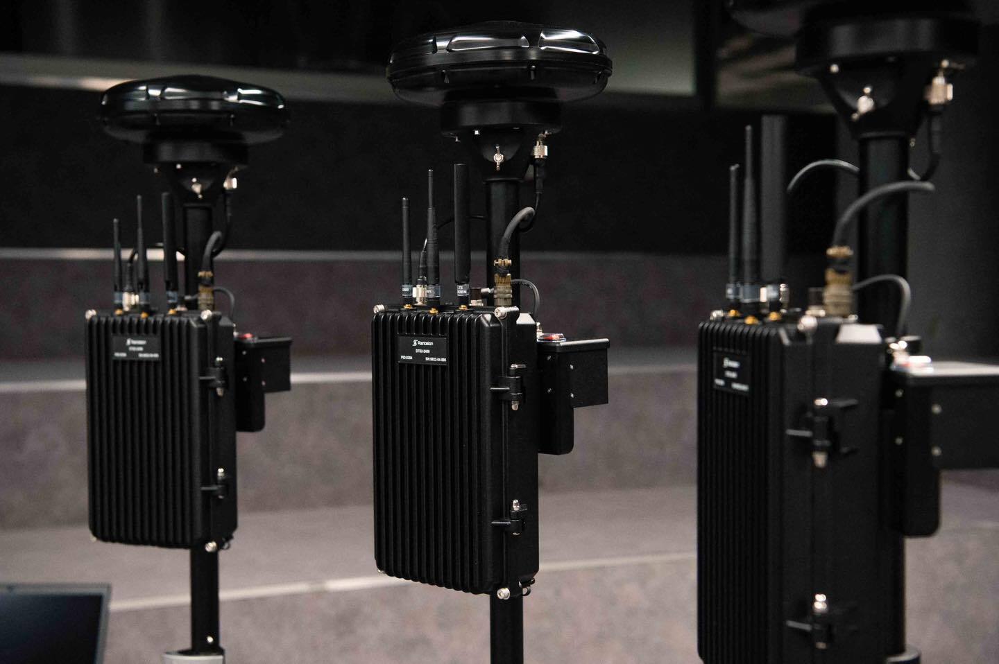 Порошенко отправит ВСУ технику для охоты на операторов вражеских дронов. Фото и видео