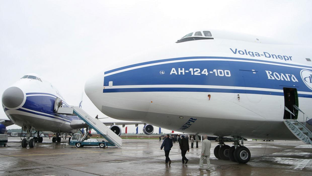 Ан-124-100 "Руслан" компании "Волга-Днепр"